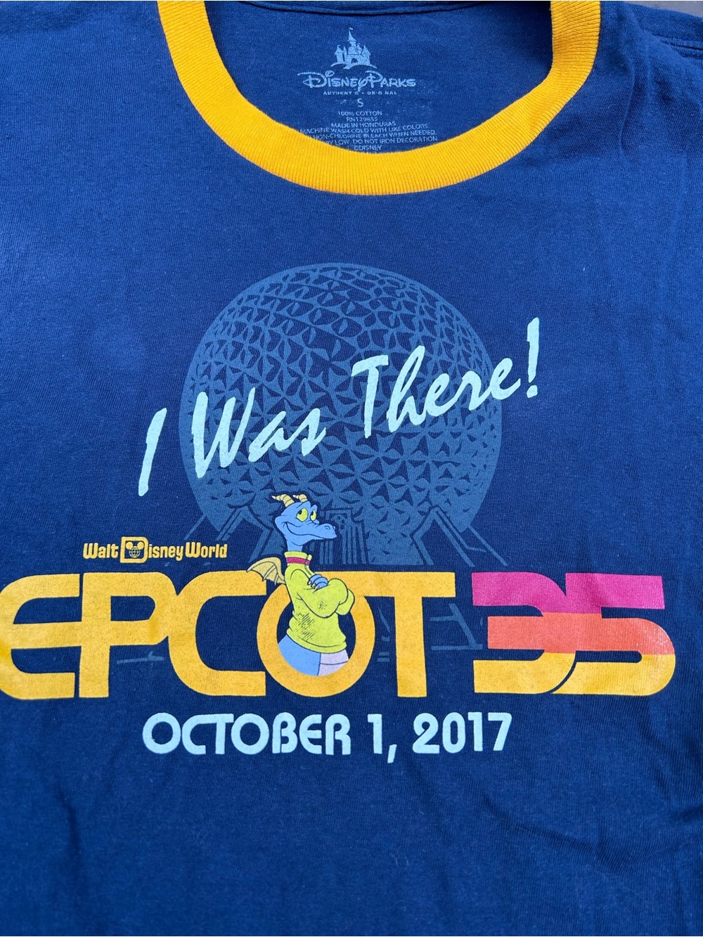 Disney Epcot ringer shirt men’s small